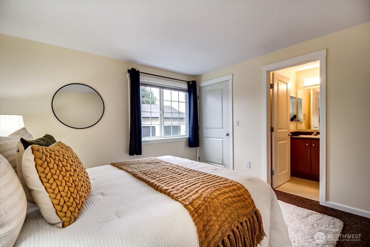 12404 East Gibson Road, Unit D101 Everett, WA 98204 - Photo 10 of 35