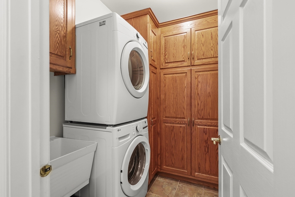 37 Hancock Road Franklin, MA 02038 - Photo 14 of 41