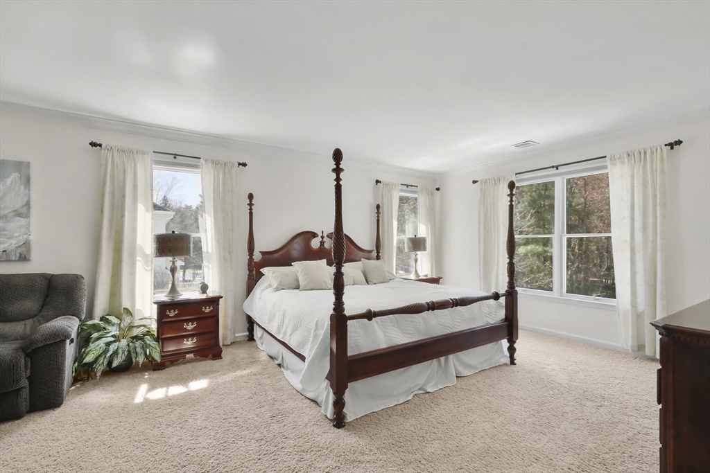 37 Hancock Road Franklin, MA 02038 - Photo 16 of 41