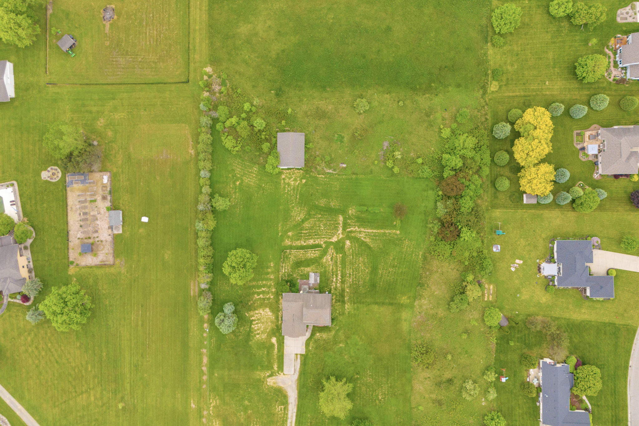 2045 East Baldwin Road Grand Blanc, MI 48439 - Photo 8 of 14 29-28-DJI_20250528112546_0168_D
