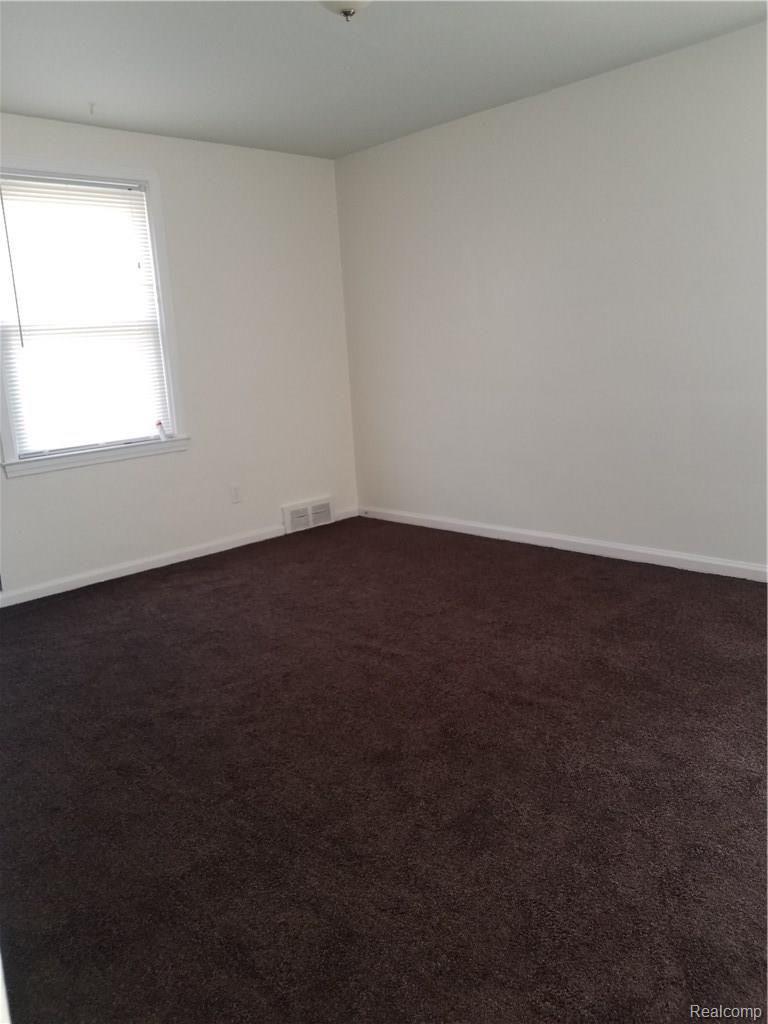 17607 Edinborough Road Detroit, MI 48219 - Photo 9 of 12 e2.jpg