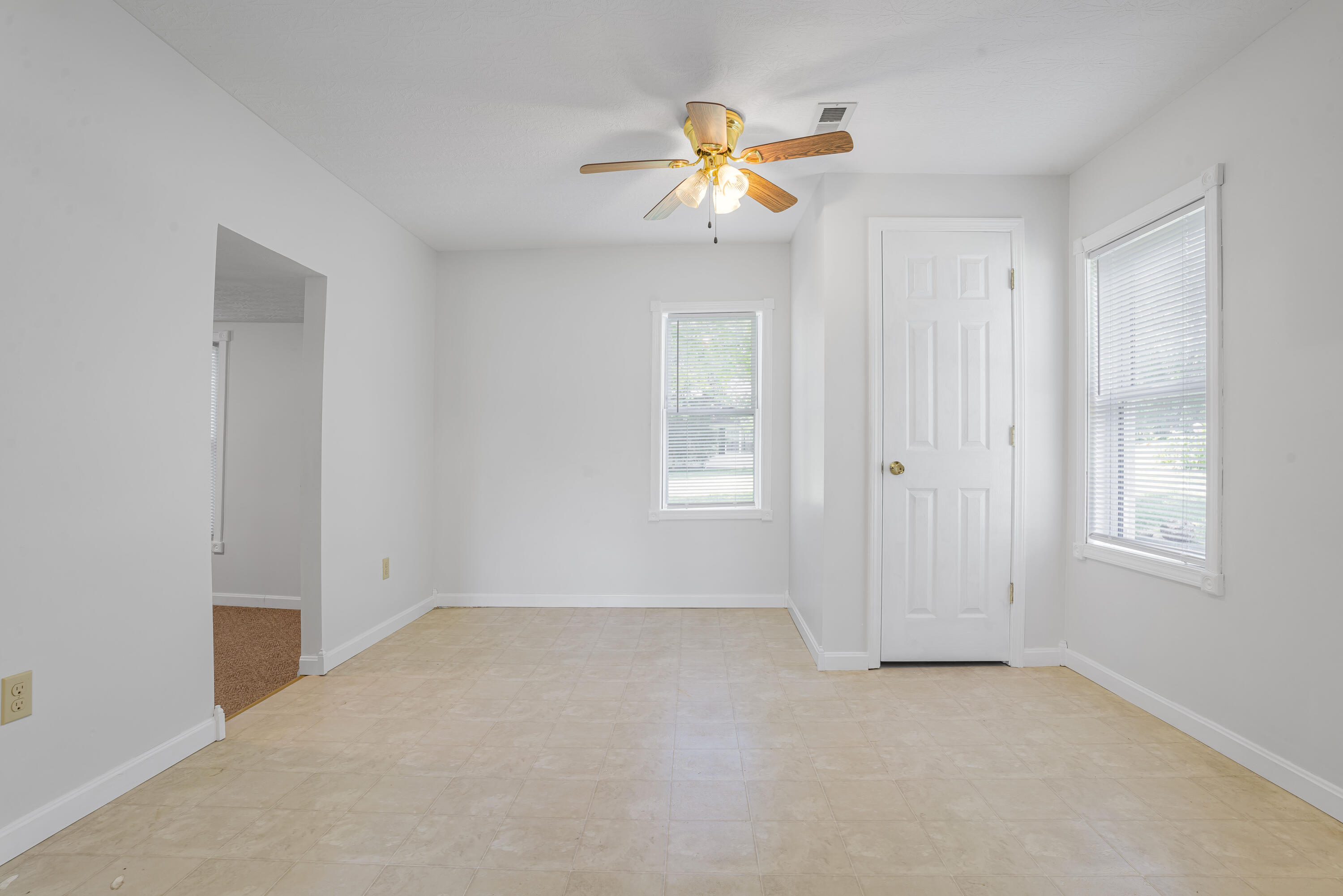272 East Haiti Road Berea, KY 40403 - Photo 6 of 28 DSC02318