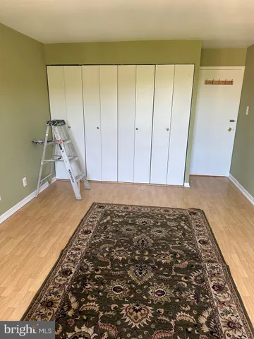 a view of utility room