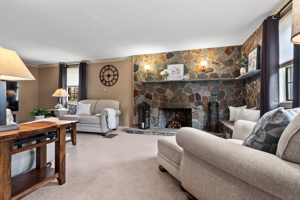 5 Edgewood Road Middleton, MA 01949 - Photo 3 of 19 Gallery Image 3