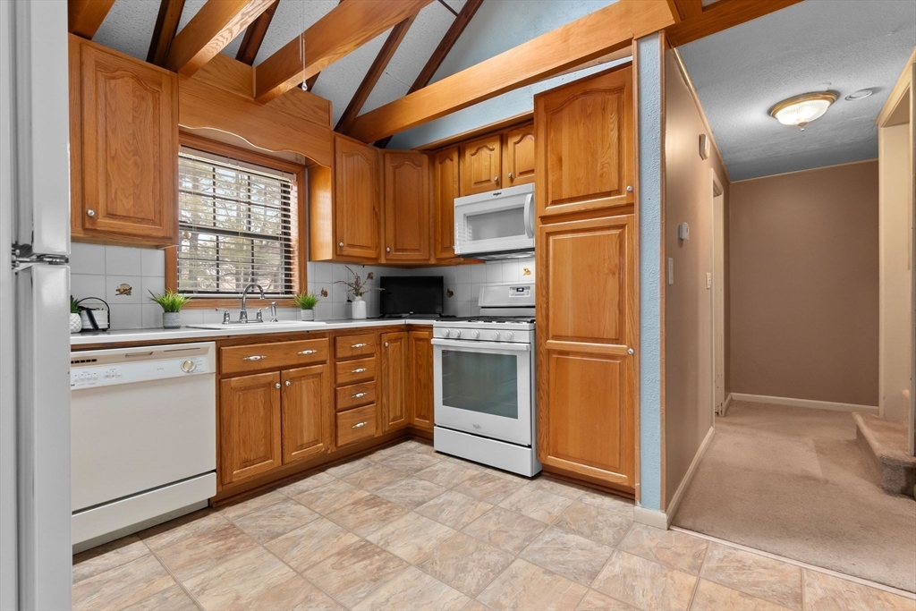 5 Edgewood Road Middleton, MA 01949 - Photo 8 of 19 Gallery Image 8