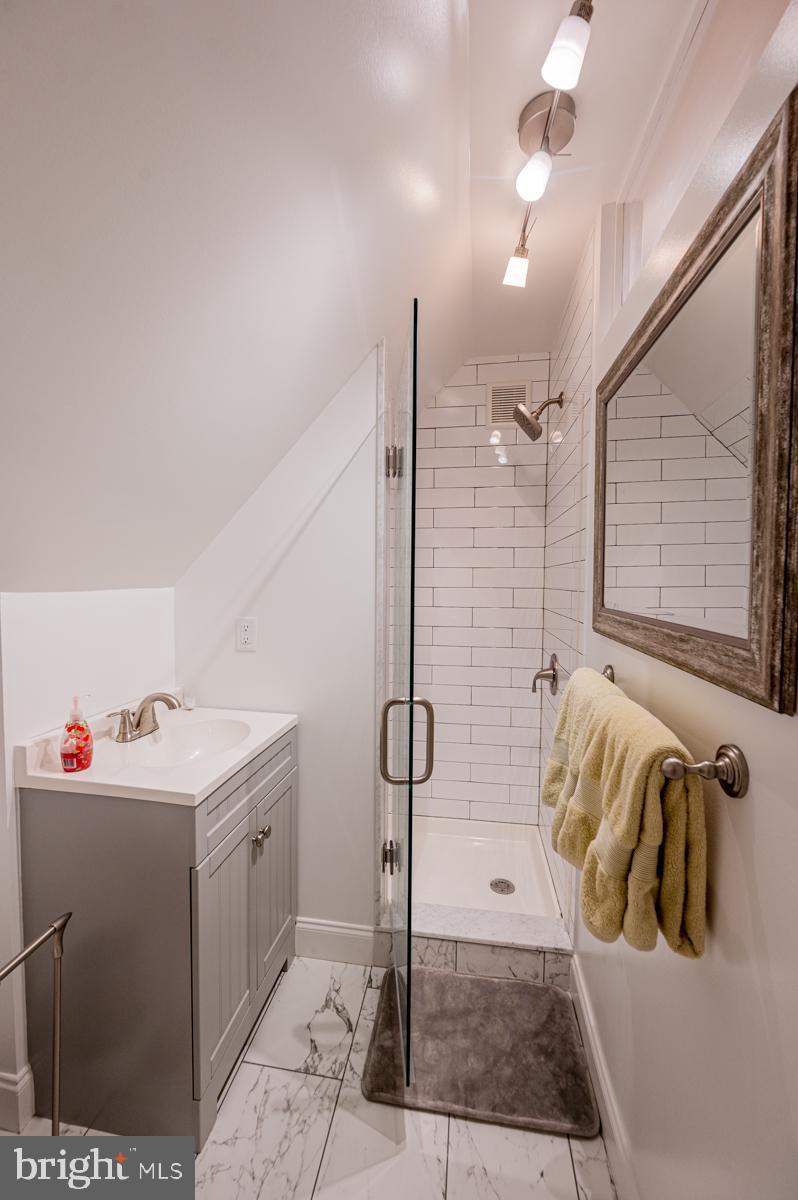 2219 Arden Road Baltimore, MD 21209 - Photo 33 of 44 3rd Floor Full Bathroom