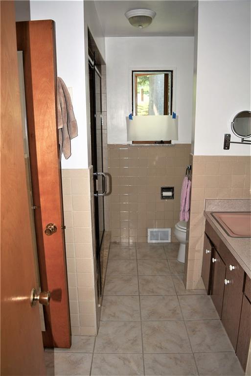 313 Woodcroft Road Economy, PA 15005 - Photo 16 of 23 full bath