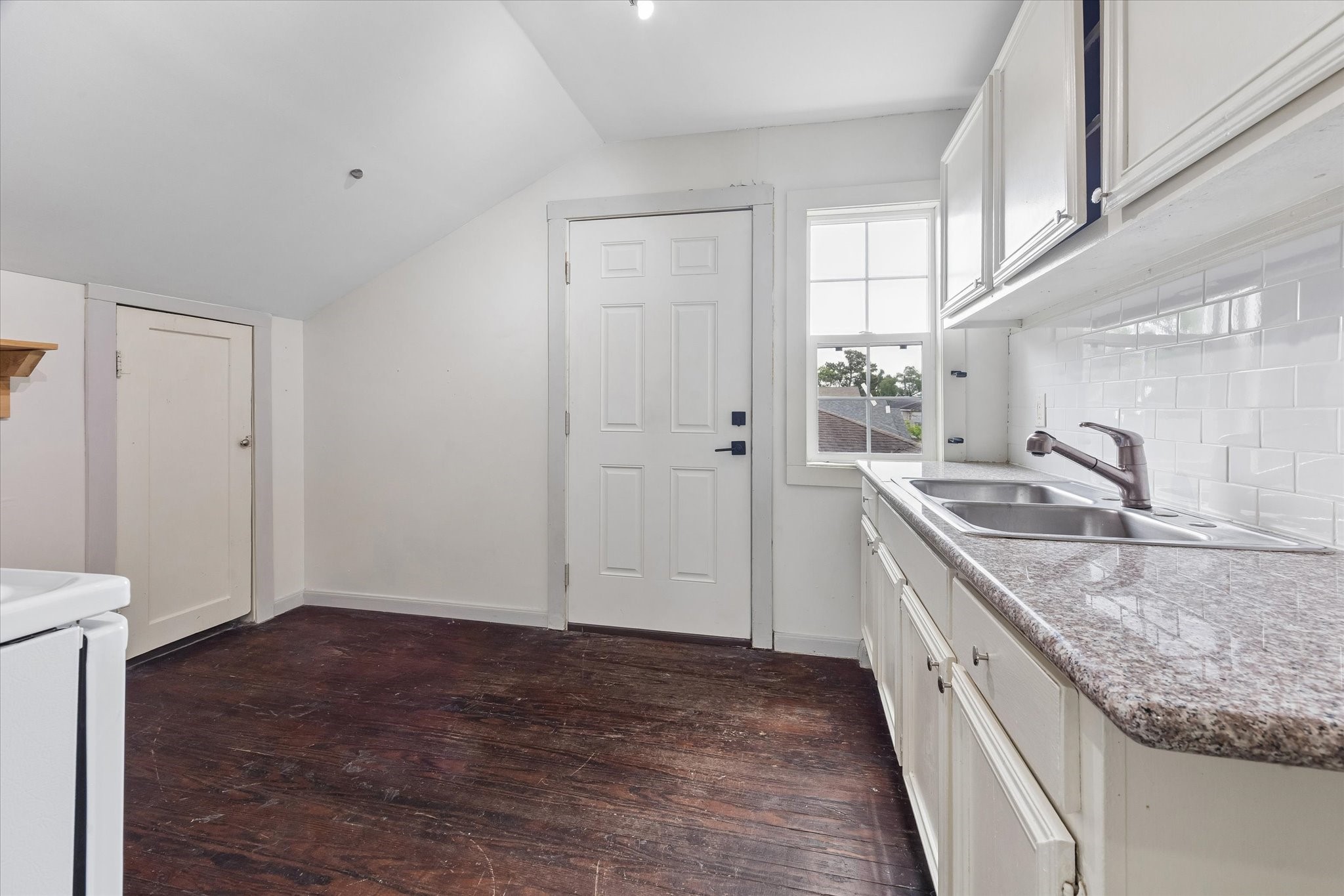 4412 Rusk Street Houston, TX 77023 - Photo 29 of 44 Another view of second floor living full kitchen with large pantry & separate entrance.