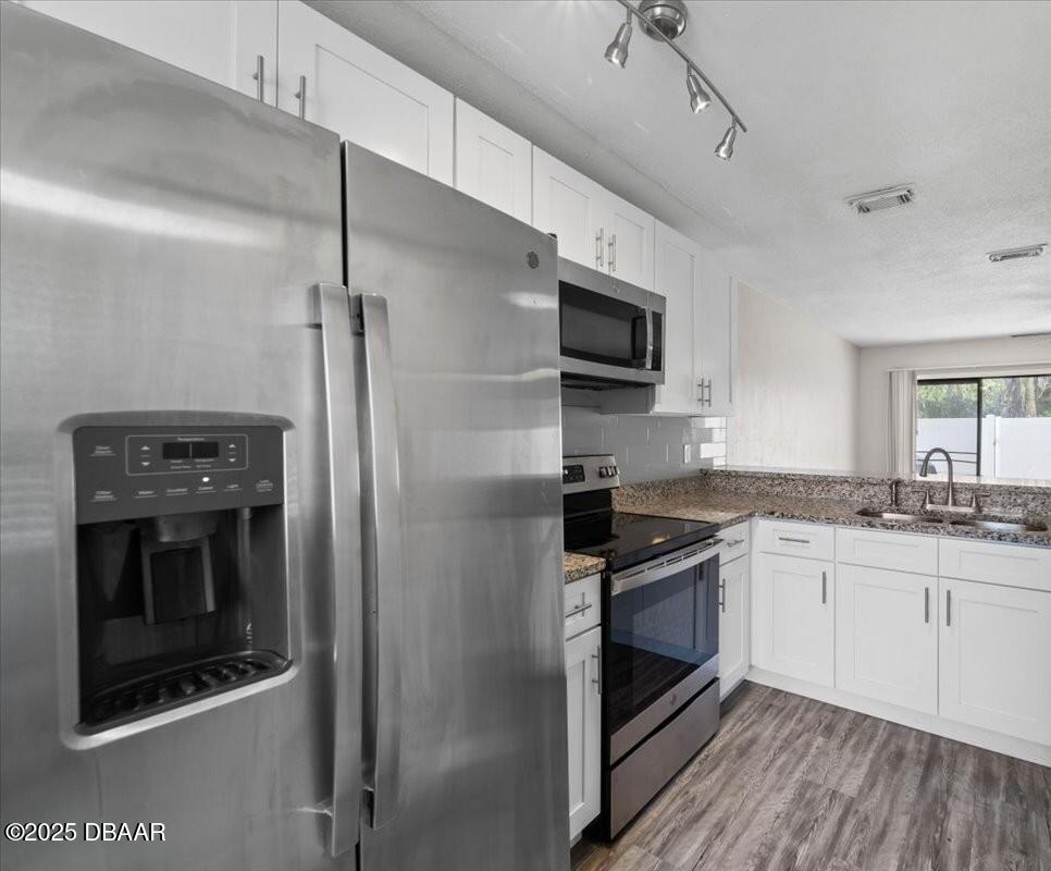 480 Reed Canal Road South Daytona, FL 32119 - Photo 4 of 19 4