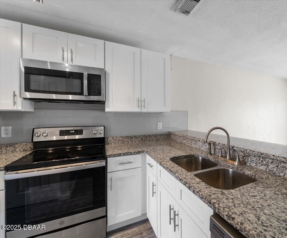 480 Reed Canal Road South Daytona, FL 32119 - Photo 5 of 19 5
