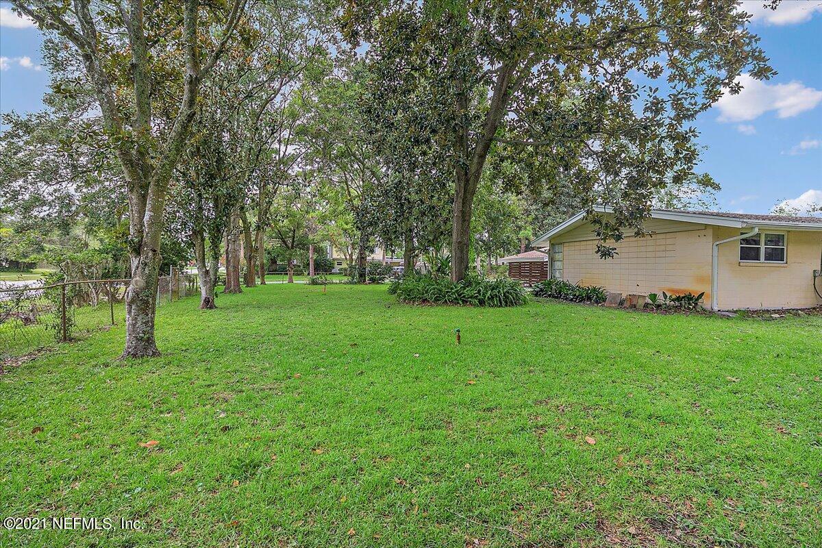 700 Penman Road Neptune Beach, FL 32266 - Photo 4 of 23 04-Front Yard