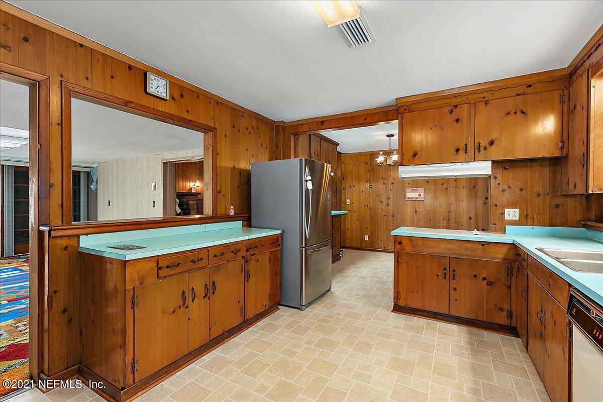 700 Penman Road Neptune Beach, FL 32266 - Photo 5 of 23 05-Kitchen