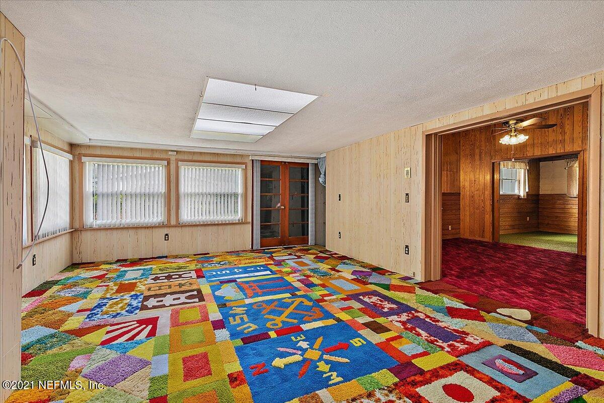 700 Penman Road Neptune Beach, FL 32266 - Photo 10 of 23 10-Living Room
