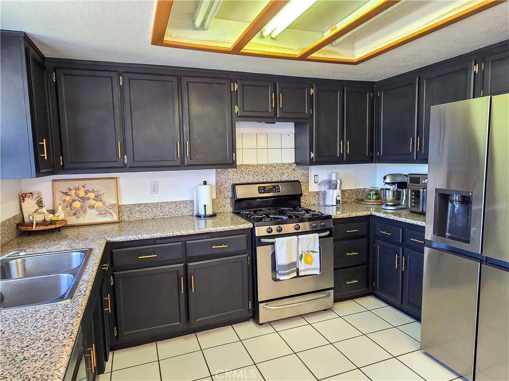 9995 Smoke Tree Road Hesperia, CA 92344 - Photo 31 of 74