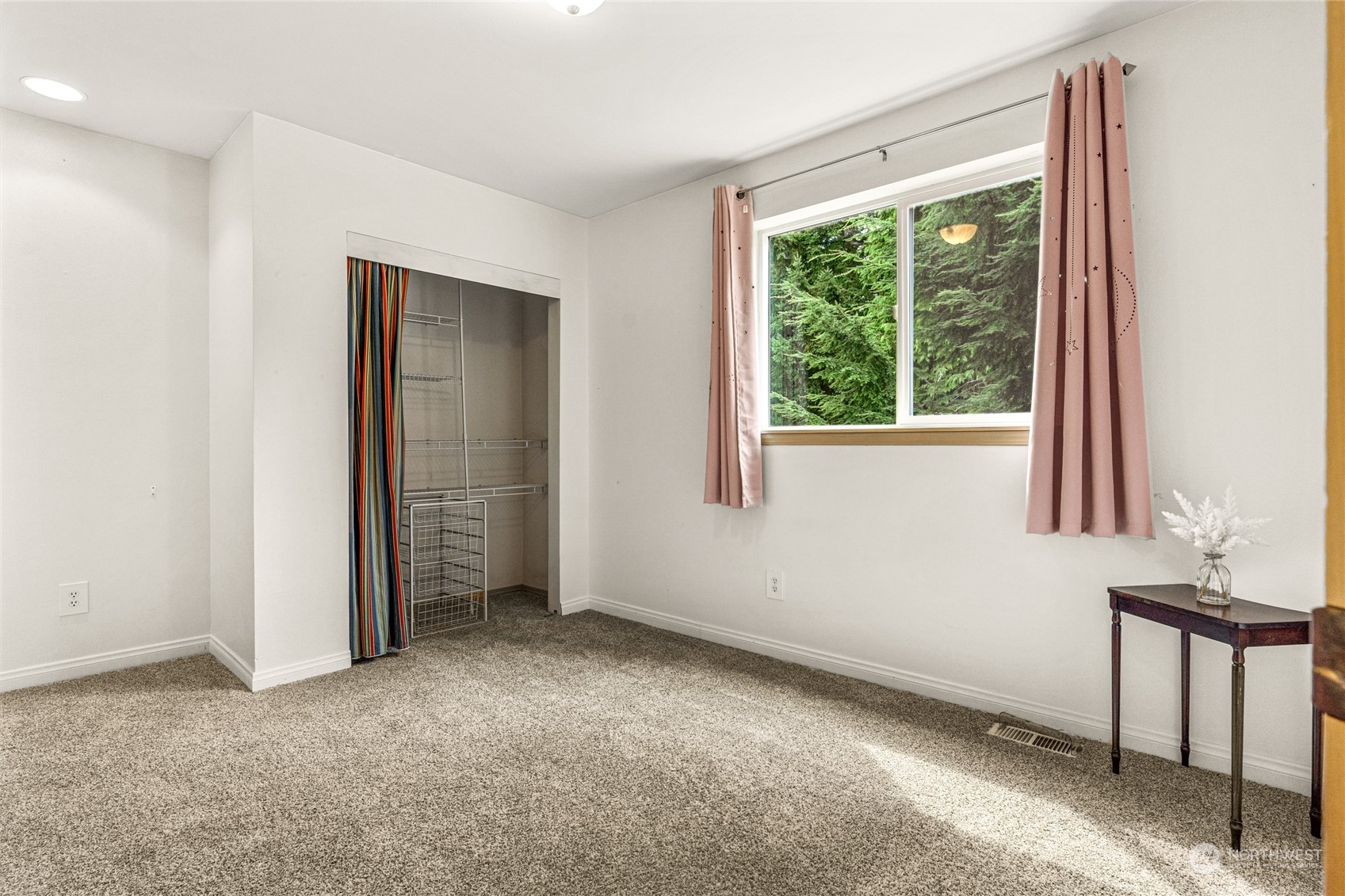 6712 Lower Ridge Road Everett, WA 98203 - Photo 26 of 34 an empty room with windows