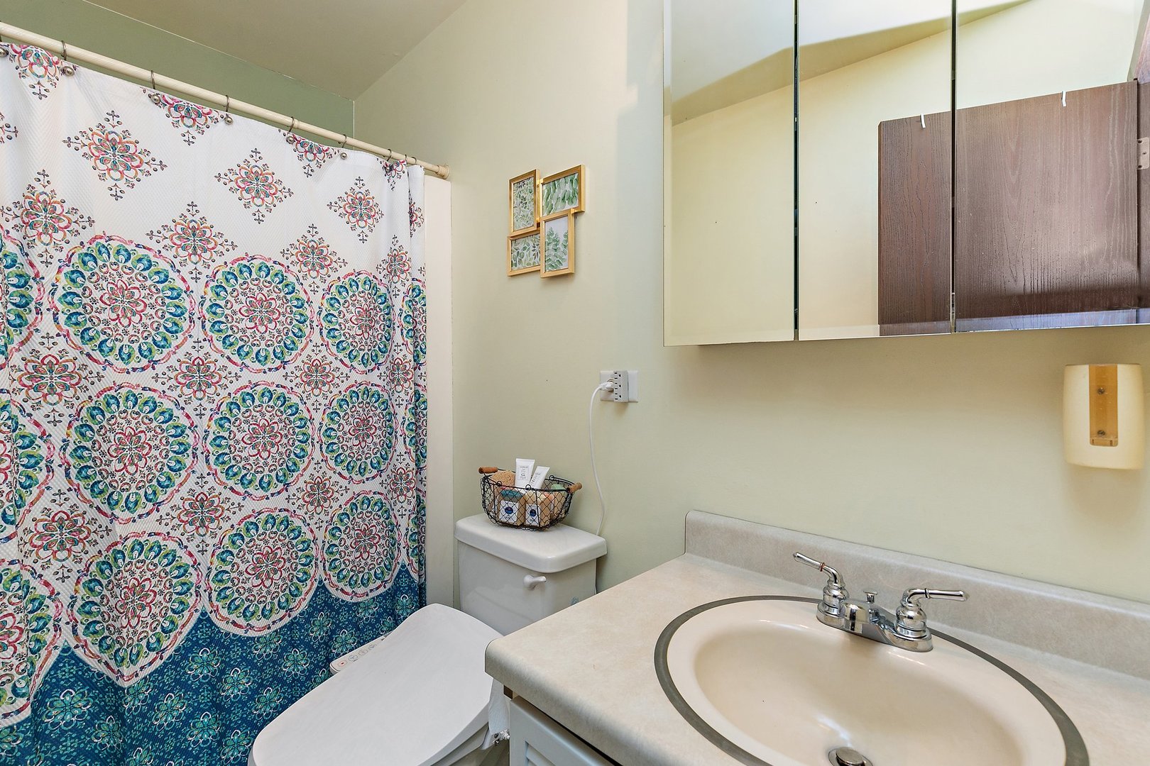 5815 Johnson Road Marengo, IL 60152 - Photo 12 of 30 a bathroom with a sink toilet and a mirror