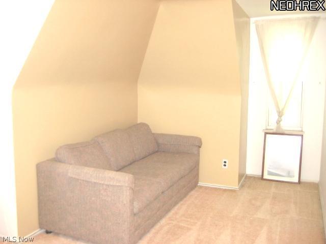 2648 Traymore Road Cleveland, OH 44118 - Photo 18 of 19 THIRD FLOOR SUITE WITH BATH