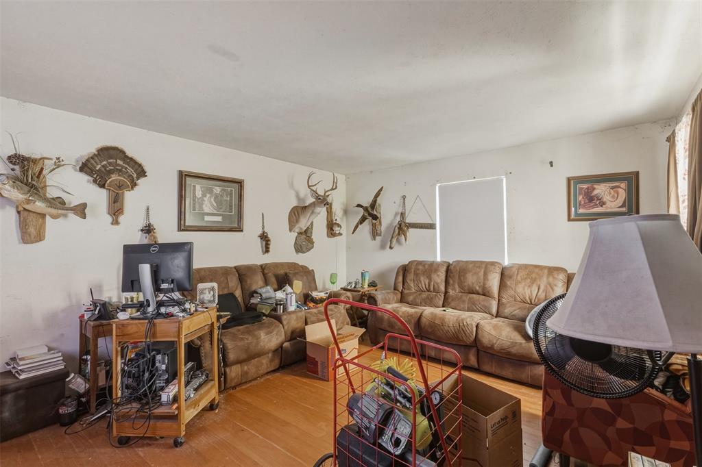 320 Beverly Road Azle, TX 76020 - Photo 8 of 31