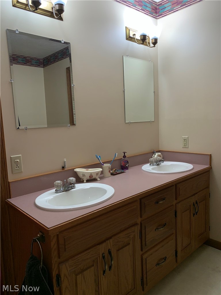 6224 Middle Run Road Dover, OH 44622 - Photo 12 of 28