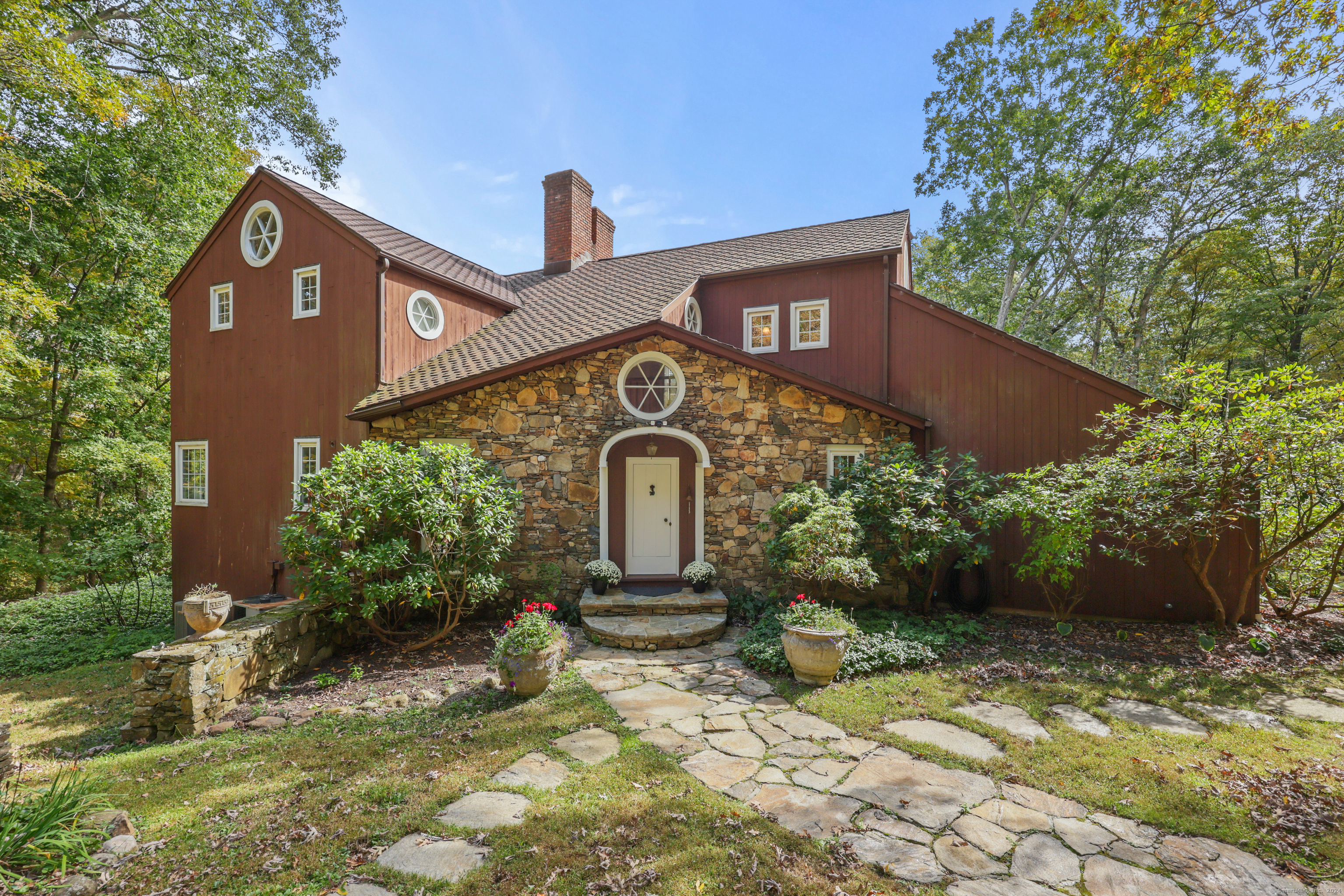 56 Cross Highway Redding, CT 06896 - Photo 2 of 28