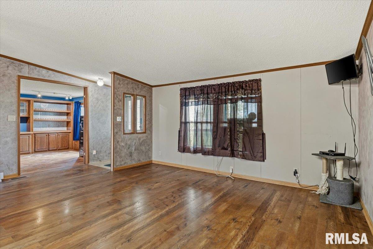 28457 Tutman Road Greenview, IL 62642 - Photo 9 of 49