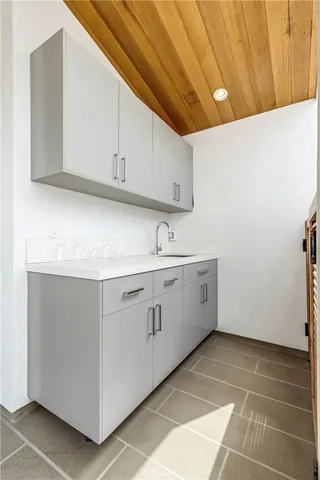 $32,500 | 221 Heliotrope Avenue, Corona del Mar, CA 92625