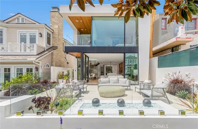 $32,500 | 221 Heliotrope Avenue, Corona del Mar, CA 92625