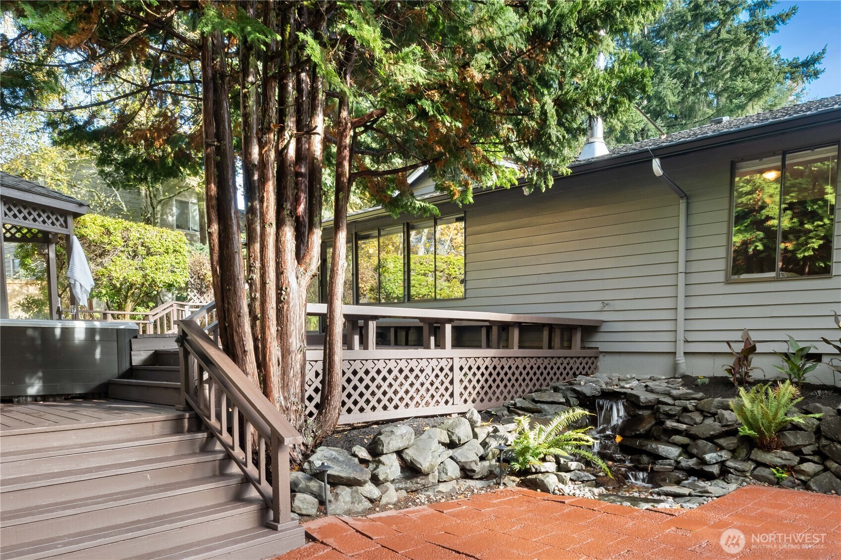 36607 9th Avenue Southwest Federal Way, WA 98023 - Photo 37 of 40 a front view of a house with a yard