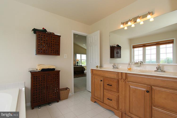 16009 Partnership Road Poolesville, MD 20837 - Photo 22 of 30 Bath