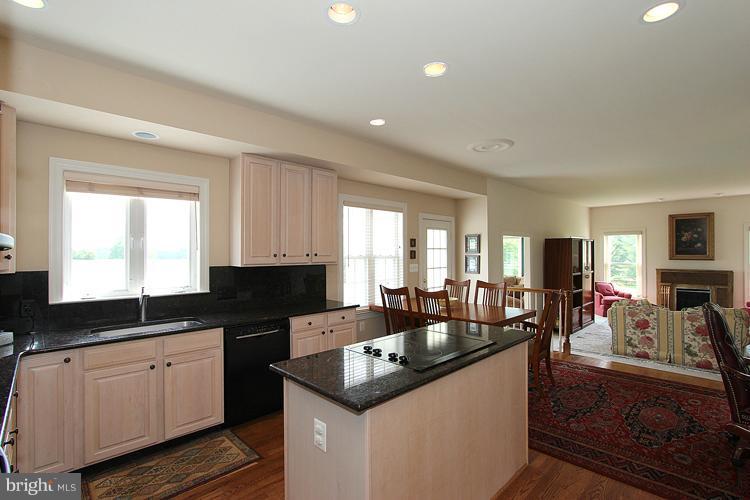 16009 Partnership Road Poolesville, MD 20837 - Photo 8 of 30 Kitchen