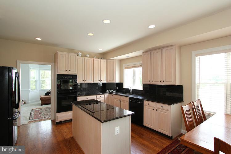 16009 Partnership Road Poolesville, MD 20837 - Photo 9 of 30 Kitchen