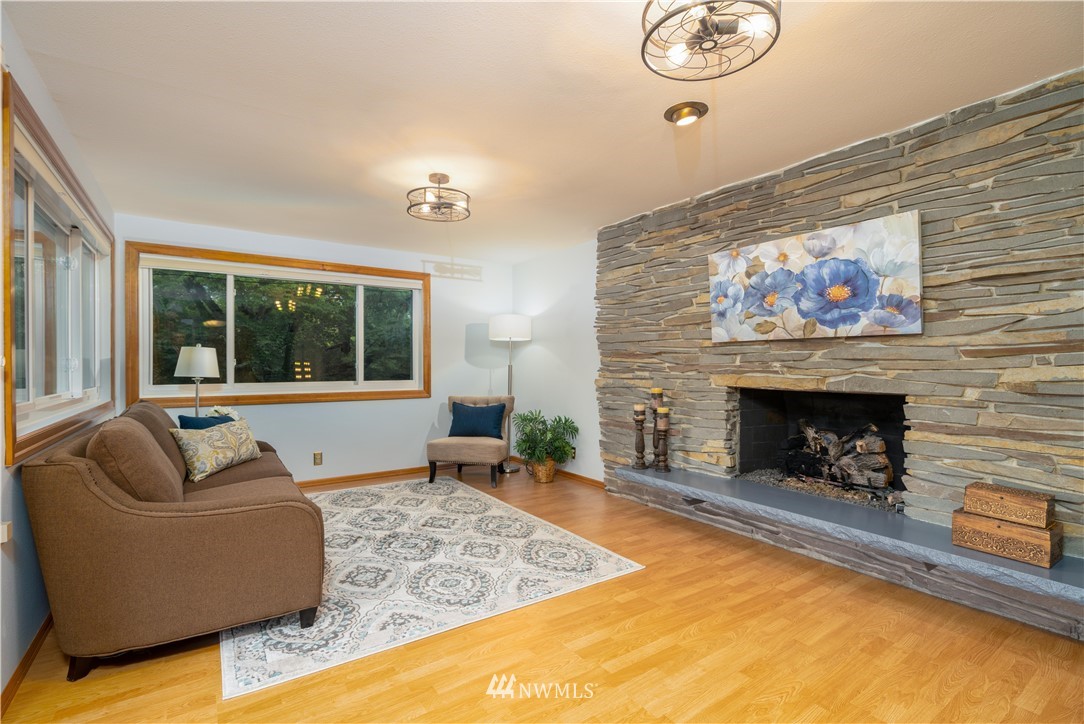 9332 Northeast 175th Street Bothell, WA 98011 - Photo 11 of 34 Gallery Image 11
