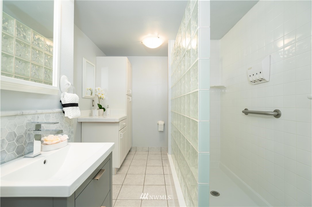9332 Northeast 175th Street Bothell, WA 98011 - Photo 16 of 34 Gallery Image 16