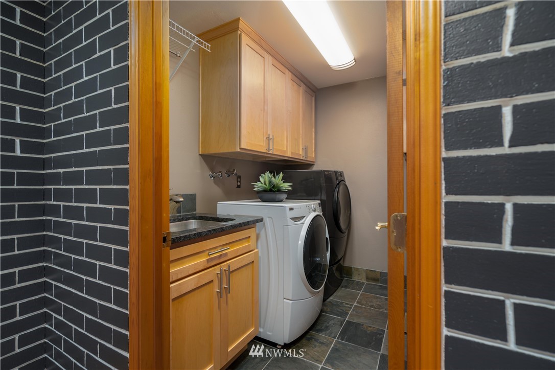 9332 Northeast 175th Street Bothell, WA 98011 - Photo 20 of 34 Gallery Image 20