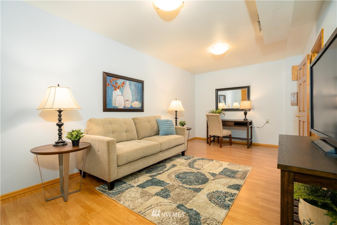 9332 Northeast 175th Street Bothell, WA 98011 - Photo 22 of 34 Gallery Image 22