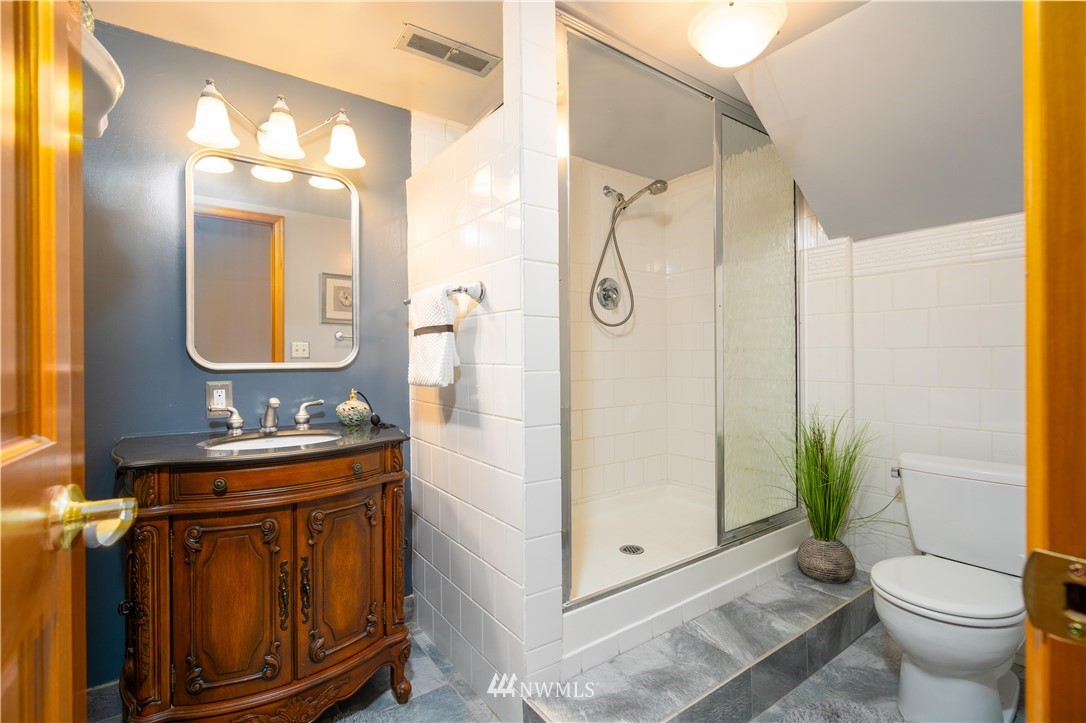 9332 Northeast 175th Street Bothell, WA 98011 - Photo 27 of 34 Gallery Image 27