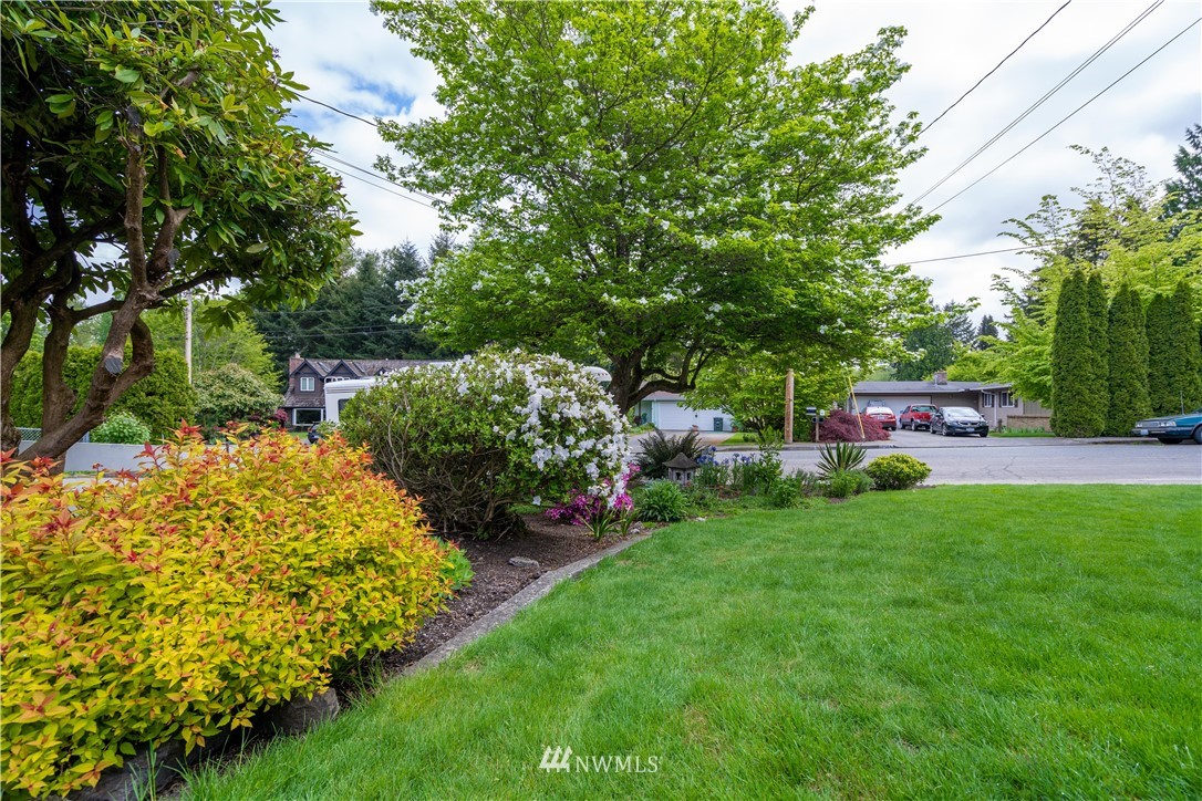9332 Northeast 175th Street Bothell, WA 98011 - Photo 28 of 34 Gallery Image 28