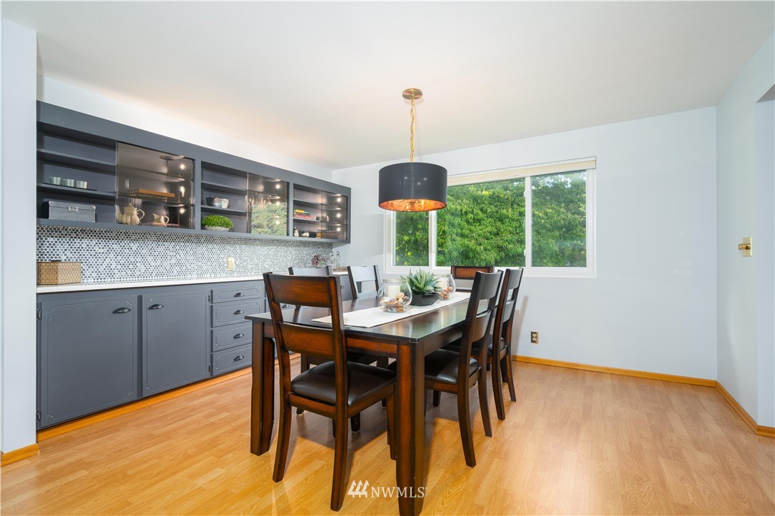 9332 Northeast 175th Street Bothell, WA 98011 - Photo 5 of 34 Gallery Image 5