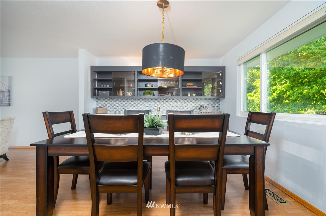 9332 Northeast 175th Street Bothell, WA 98011 - Photo 6 of 34 Gallery Image 6