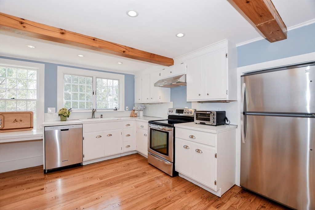 89 Front Street Marion, MA 02738 - Photo 16 of 42