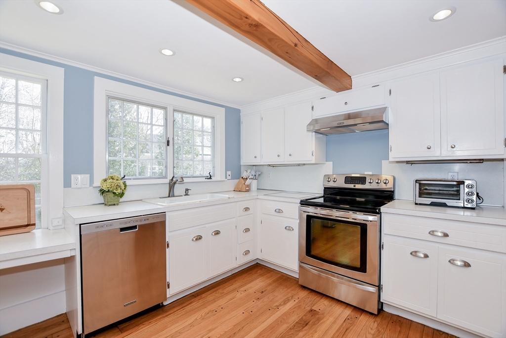 89 Front Street Marion, MA 02738 - Photo 17 of 42