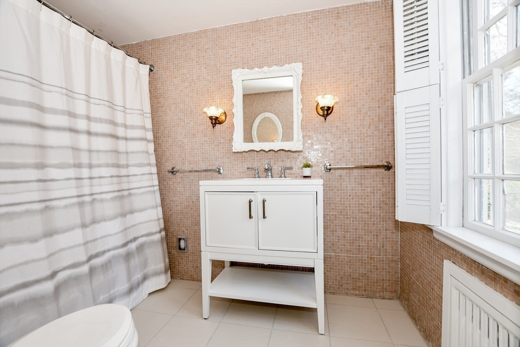 89 Front Street Marion, MA 02738 - Photo 24 of 42