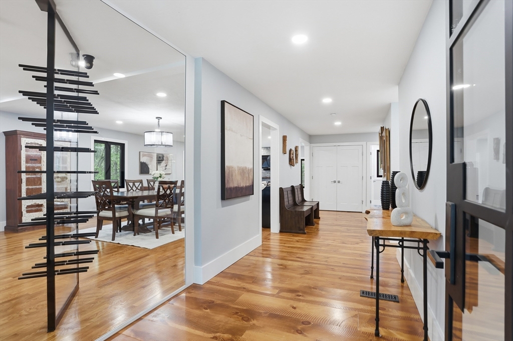 366 River Road Carlisle, MA 01741 - Photo 5 of 42