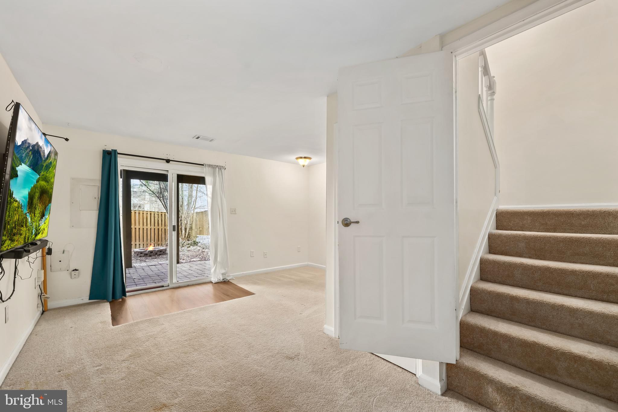 15372 Gunsmith Terrace Woodbridge, VA 22191 - Photo 20 of 37 a view of an front door