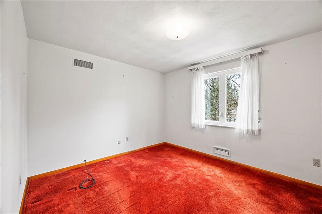 59 Holland Road Pittsburgh, PA 15235 - Photo 8 of 16 Gallery Image 8