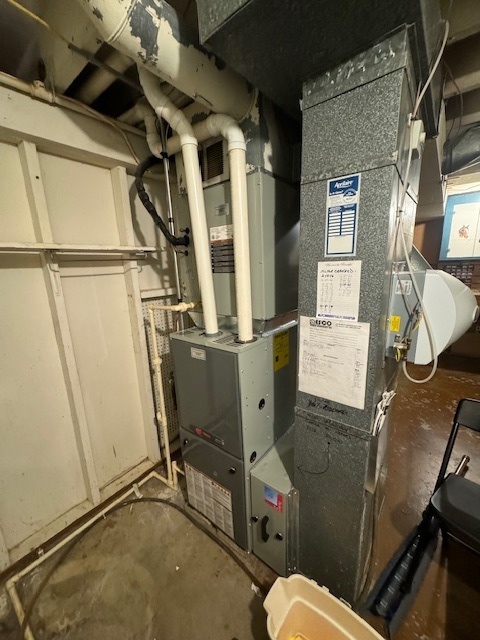 1518 Sharon Road Streator, IL 61364 - Photo 25 of 37 a view of storage and utility room