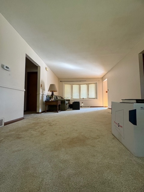 1518 Sharon Road Streator, IL 61364 - Photo 7 of 37 a view of hallway with furniture