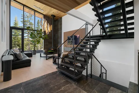 $2,875,000 | 15612 Ski Slope Way, Truckee, CA 96161