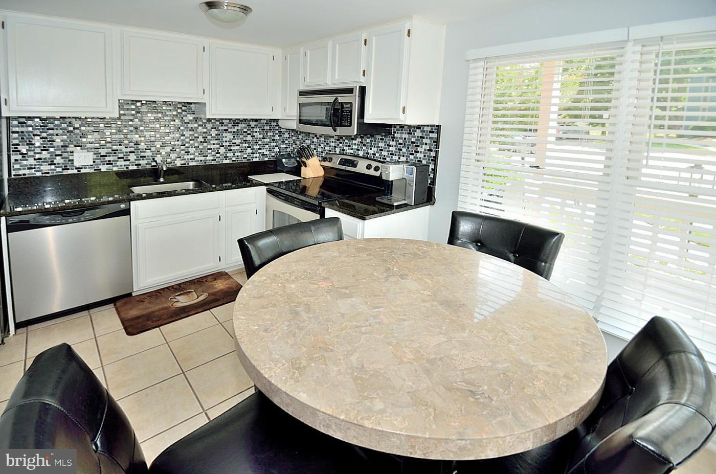 1706 Quietree Drive Reston, VA 20194 - Photo 2 of 15 Kitchen