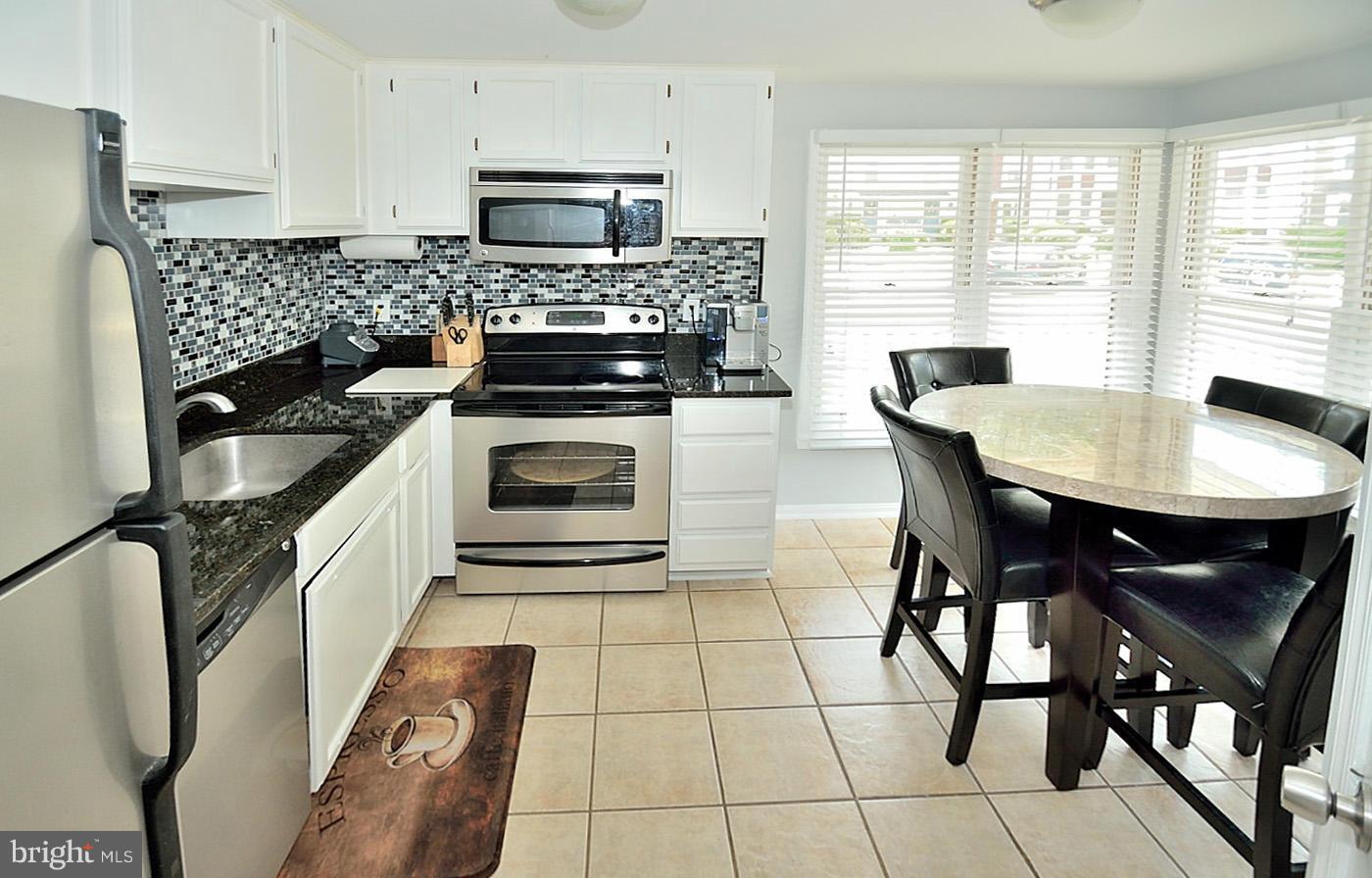 1706 Quietree Drive Reston, VA 20194 - Photo 4 of 15 Kitchen